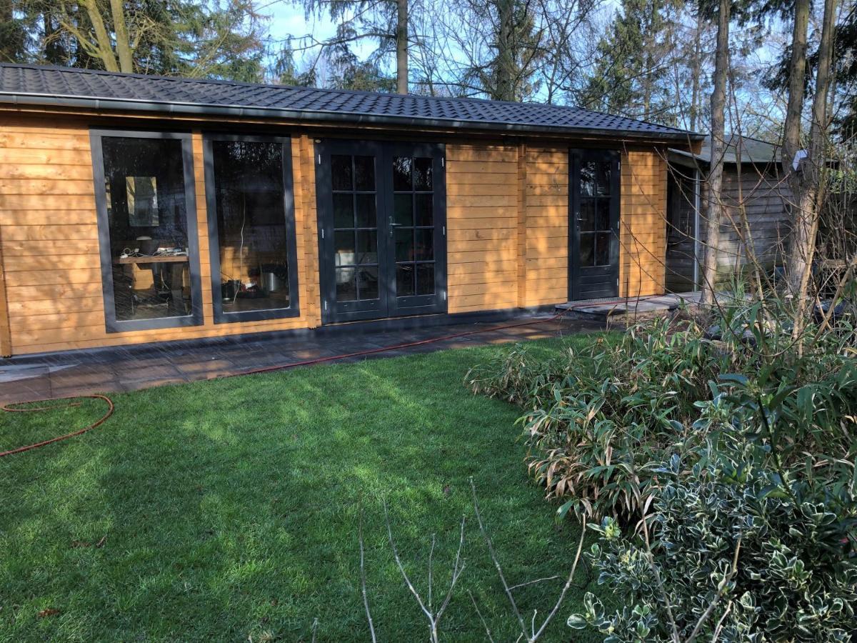 3 Slaapkamer Blokhut Met Opgemaakte Bedden Villa Putten Exterior foto