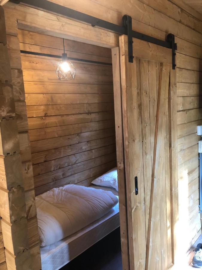 3 Slaapkamer Blokhut Met Opgemaakte Bedden Villa Putten Exterior foto